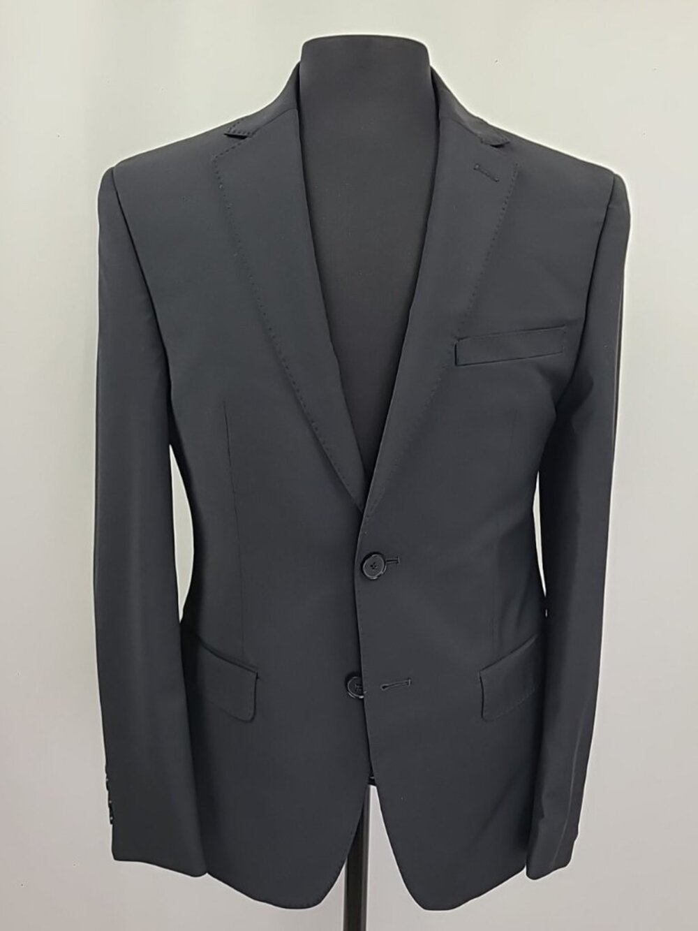 Calvin Klein Black 2-Piece Suit 40S, Pants W32xL29